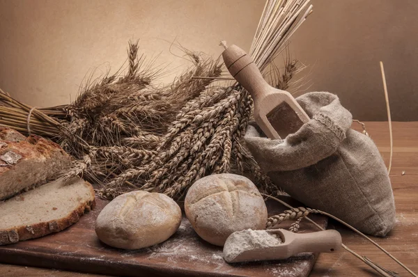 Comida tradicional do país com fundo claro — Fotografia de Stock