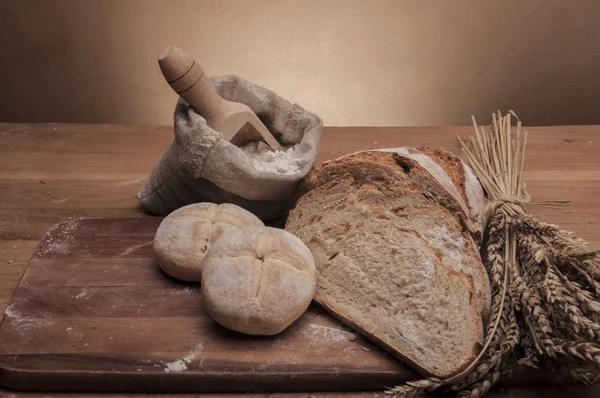 Pão com cereais e legumes — Fotografia de Stock