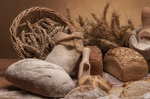 Loaves of bread, country theme — Stock Photo, Image