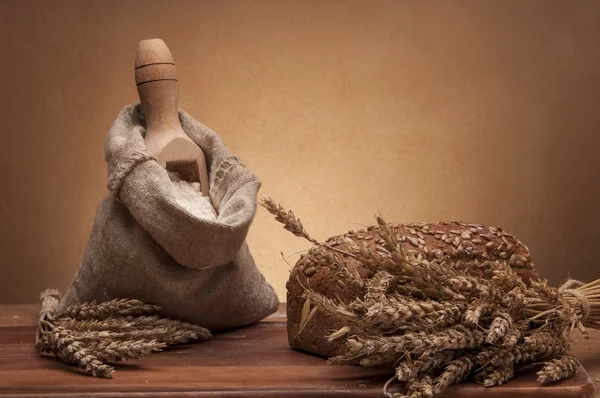 Tema paese con pane e cereali — Foto Stock