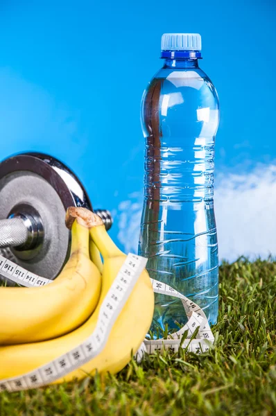 Fitness, hierba verde — Foto de Stock