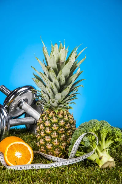 Fruits and vegetables, fitness theme — Stock Photo, Image