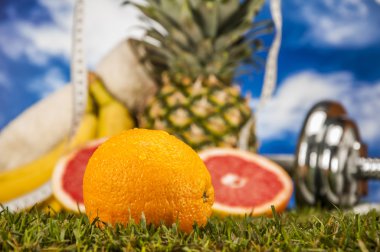 mavi arka plan ile fitness kompozisyon