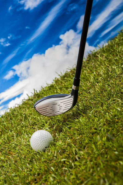 Tema de golfe colorido com grama verde — Fotografia de Stock