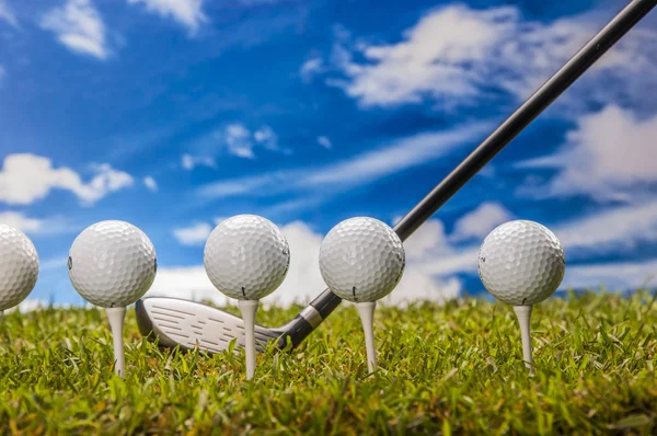 Professionele golf spullen met gras — Stockfoto