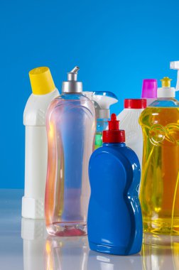 yıkama ve üzerinde mavi arka plan temizleme