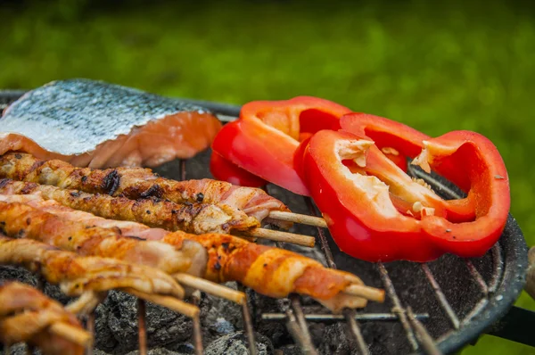 Barbekü doymuş kompozisyon