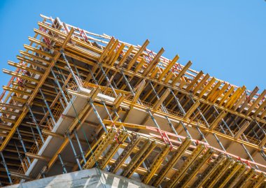 beton bina yapım aşamasındadır