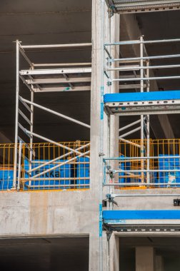 Beton binalı inşaat alanı