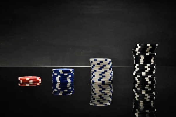 Roulette, casino, composition sombre — Photo
