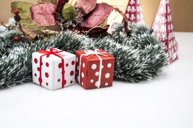 Renkli Noel süsleri parlak arka plan