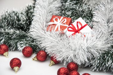 Noel süslemeleri ile Noel Tema