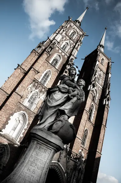 Zonnige dag in de prachtige oude stad — Stockfoto