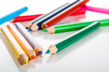 izole ahşap kalemler, beyaz arka plan