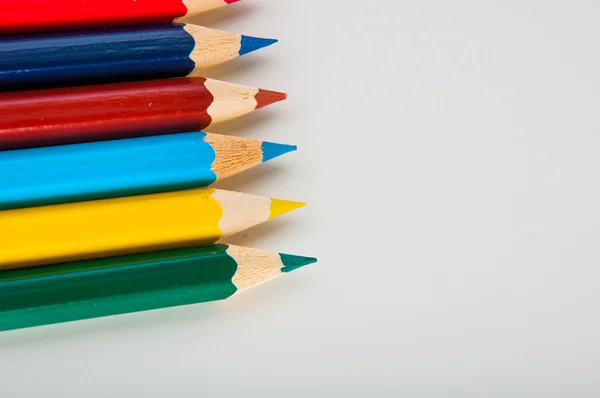 Isolierte Farbstifte, weißer Hintergrund — Stockfoto