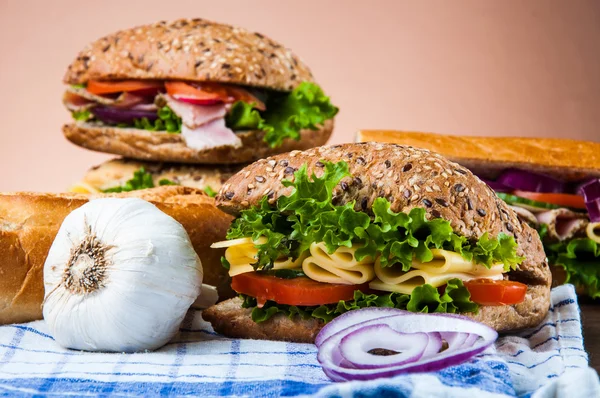 Almoço saudável natural com sanduíche — Fotografia de Stock