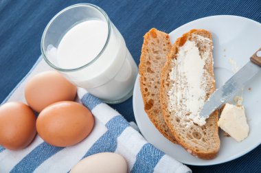 yumuşak renkleri ile yumuşak kahvaltı konsepti