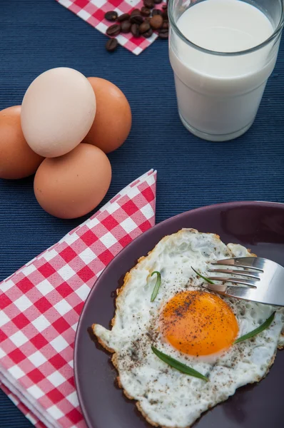 Organic breakfast with natural food — Stock Photo, Image