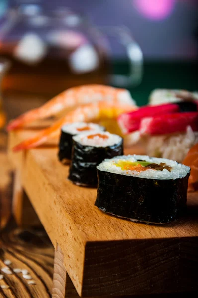 Almuerzo japonés, set de sushi fresco — Foto de Stock