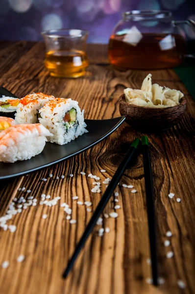 Japonés sabroso sushi conjunto — Foto de Stock