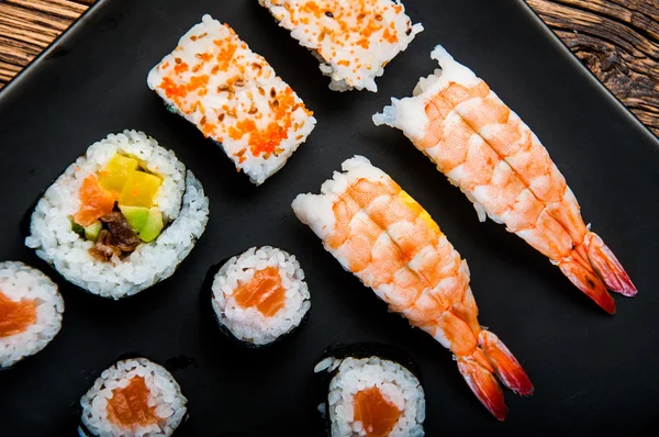 Renkli lezzetli sushi — Stok fotoğraf