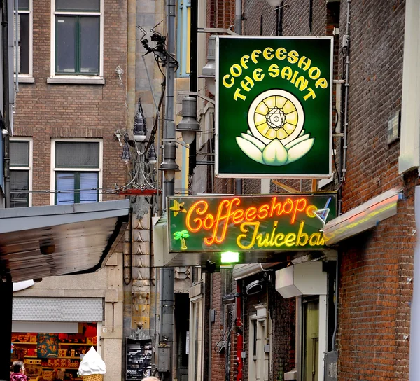 Úžasné staré uličky Amsterdamu, Evropská architektura — ストック写真