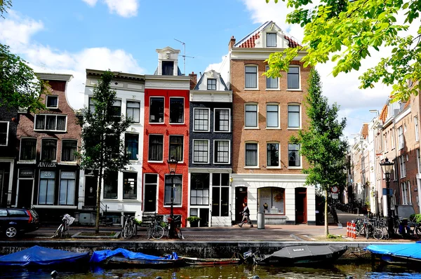 Beautiful old architecture of Amsterdam — Stock Photo, Image