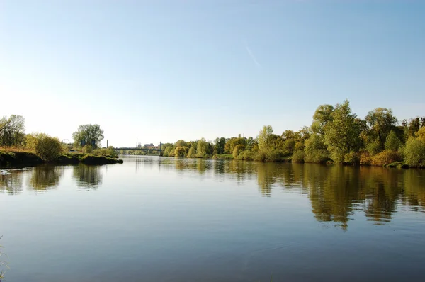 Rivier de Oder in de buurt van wroclaw — Stockfoto