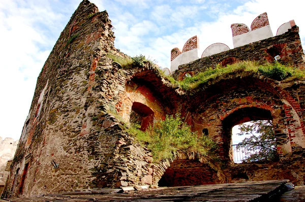 Pequeña ciudad del sur de Polonia, castillo — Foto de Stock