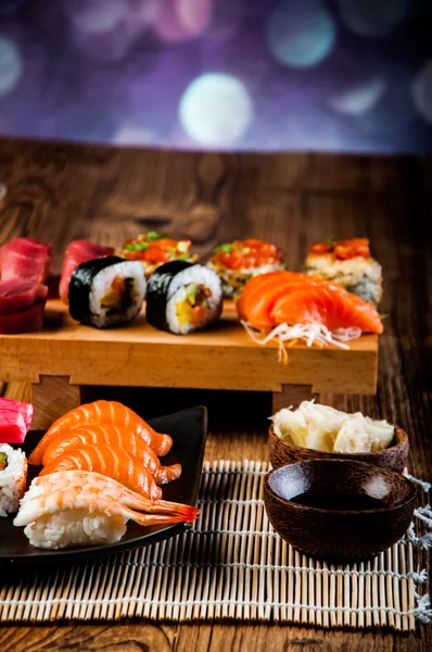 Японские суши, восточные морепродукты — стоковое фото