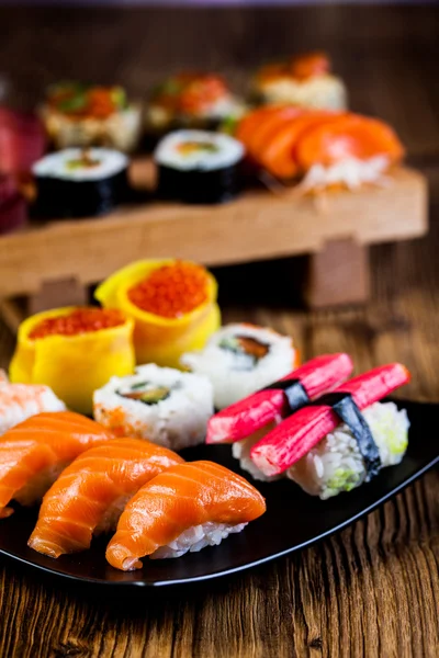 Świeże i smaczne sushi z Japonii — Zdjęcie stockowe