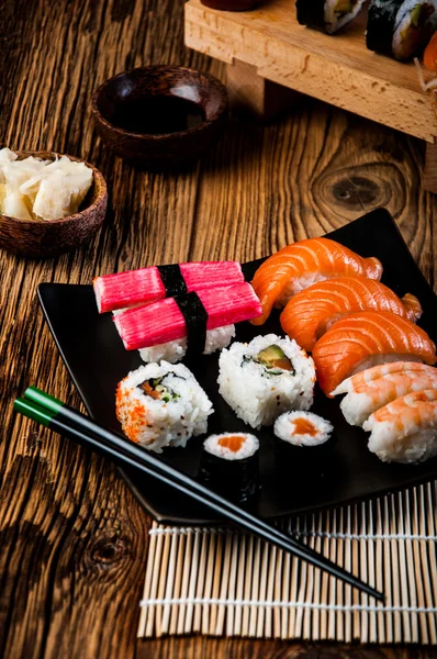 Set di sushi fresco giapponese — Foto Stock