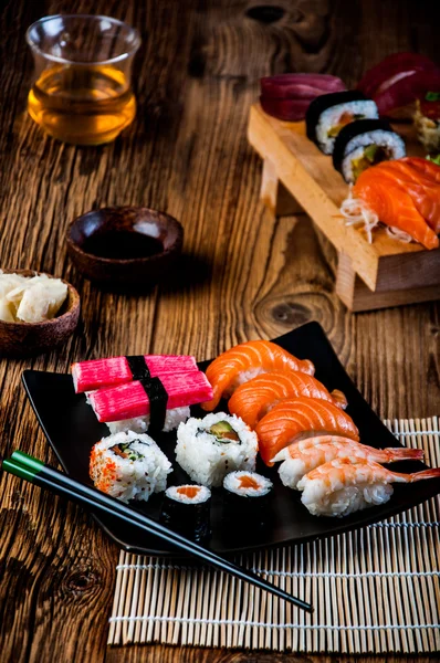 Set di sushi fresco giapponese — Foto Stock