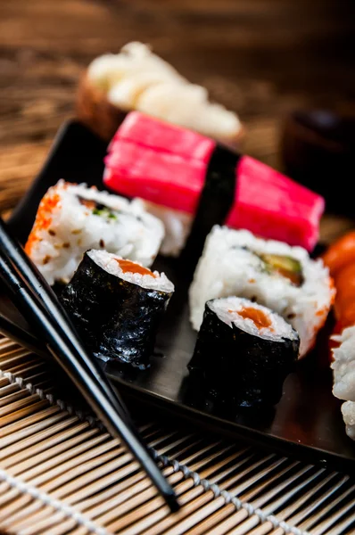Японский свежий набор суши — стоковое фото