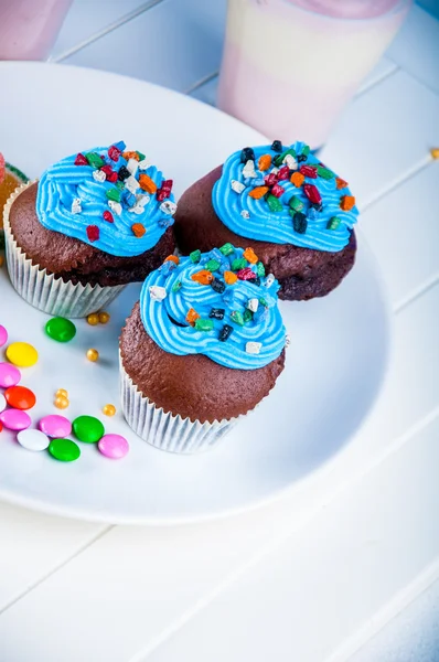 Deliziosi dolci in composizione satura — Foto Stock