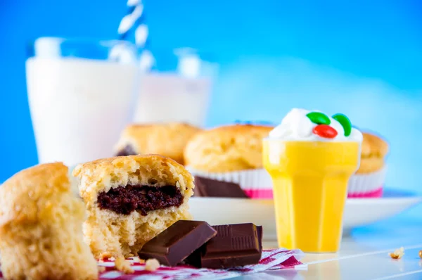Saturated composition of delicious sweets — Stock Photo, Image