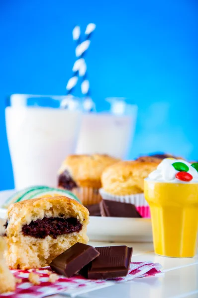 Saturated composition of delicious sweets — Stock Photo, Image