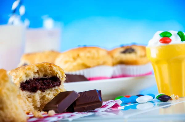 Saturated composition of delicious sweets — Stock Photo, Image