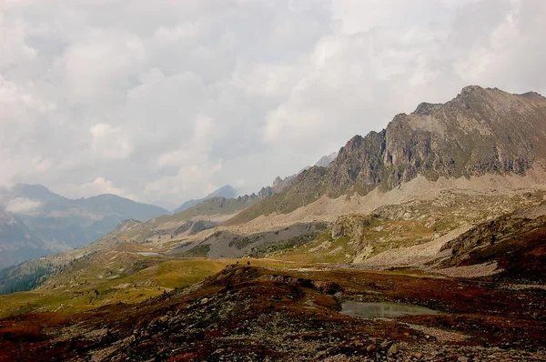 Natural alpine landscape of mountains — Stock Photo, Image