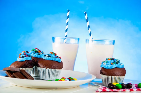 Composição saturada colorida de doces saborosos — Fotografia de Stock