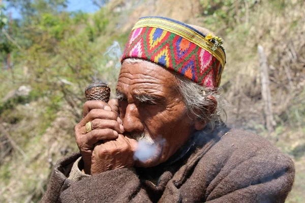 Parvati Vale, Indien, Chilum-Rauchen, — Stockfoto
