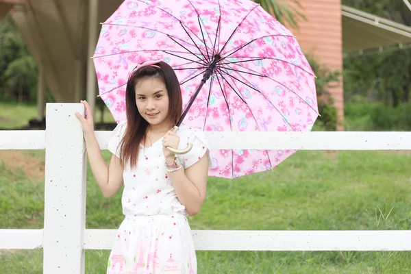 Tailandés mujeres retrato al aire libre —  Fotos de Stock