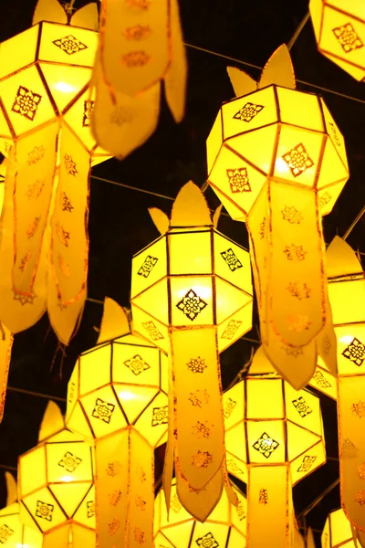 Тайский бумажный фонарь — стоковое фото