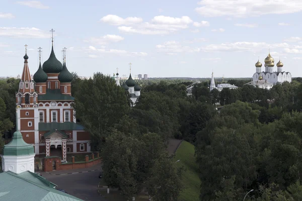 Kostel michael archanděl katedrála vrchol Prohlédni Jaroslavl, Rusko — Stock fotografie