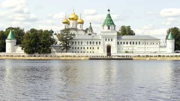 Heilige Drie-eenheid ipatiev klooster kostroma Rusland — Stockfoto