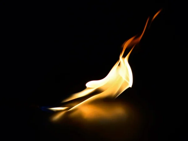 Flamme sur un métal — Photo