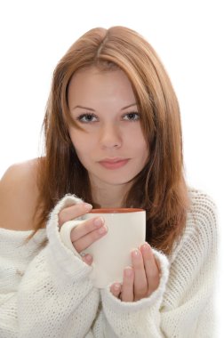 bir kadın ile bir fincan.