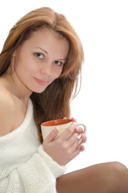 bir kadın ile bir fincan.