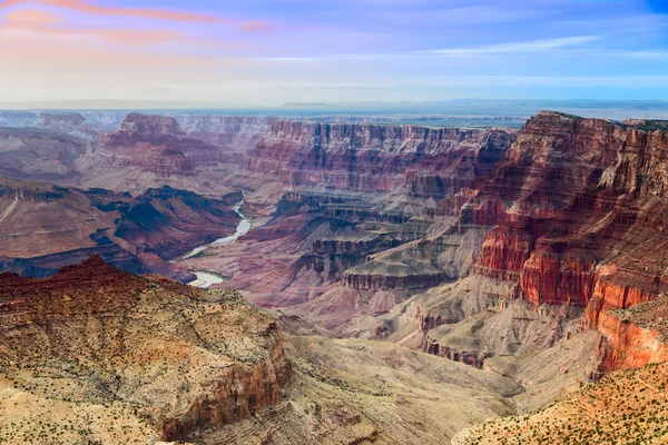 Il Grand Canyon vista maestosa dal deserto Vista al crepuscolo Fotografia Stock