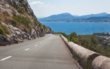 Denize giden yol